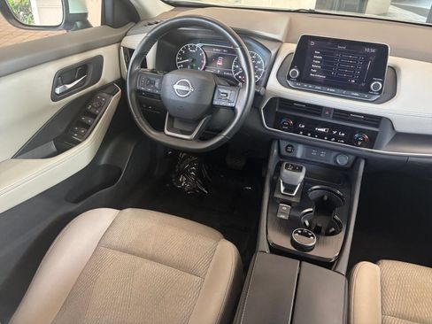 Used 2025 Nissan Rogue SV AWD/4WD image 31