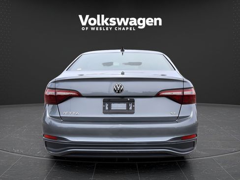 Certified 2024 Volkswagen Jetta SE FWD image 7