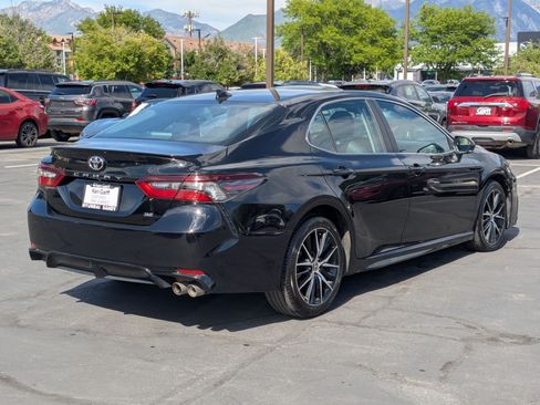 Used 2024 Toyota Camry SE FWD image 3