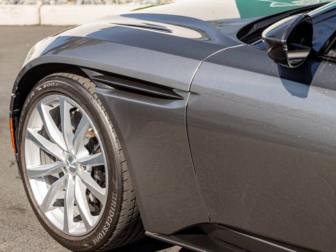 Used 2019 Aston Martin DB11 Volante image 10