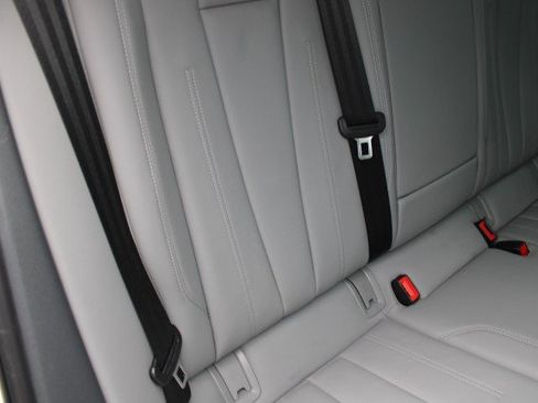Used 2019 Audi A4 2.0T Premium FWD image 15