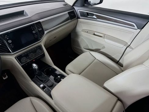 Used 2019 Volkswagen Atlas SEL R-Line image 11