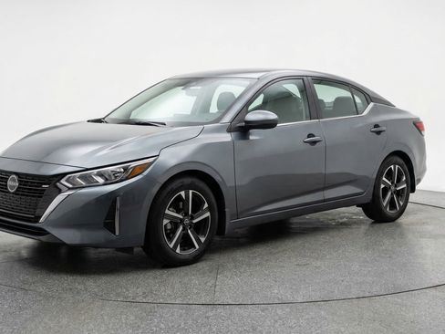 Used 2025 Nissan Sentra SV FWD image 3