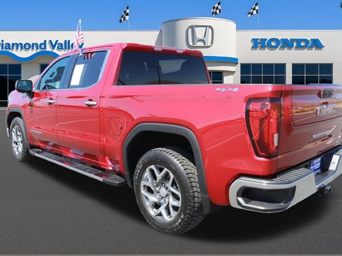Used 2022 GMC Sierra 1500 SLT w/ SLT Premium Package AWD/4WD image 4