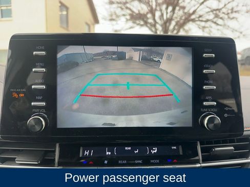 Used 2022 Toyota Sienna XSE image 17