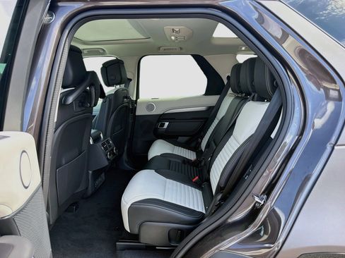 New 2026 Land Rover Discovery Limited Edition AWD/4WD image 22