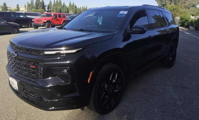 Used 2024 Chevrolet Traverse RS AWD/4WD image 3