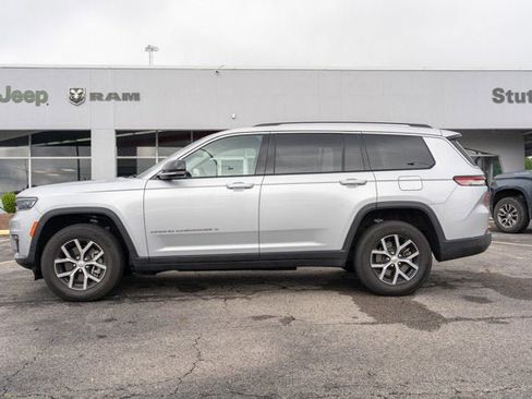 Certified 2024 Jeep Grand Cherokee L Limited w/ Luxury Tech Group II AWD/4WD image 2