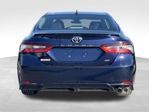 Used 2022 Toyota Camry SE image 6