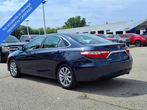 Used 2015 Toyota Camry XLE w/ Moonroof Package FWD image 8