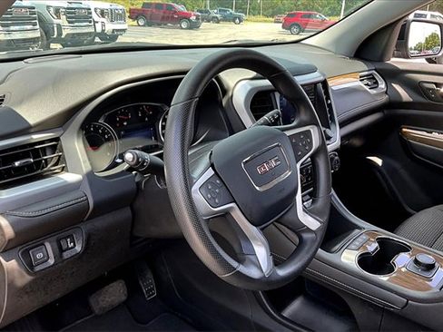Used 2023 GMC Acadia SLE image 17