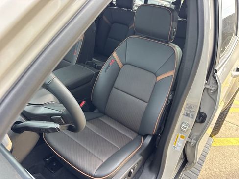 New 2026 GMC Canyon AT4 w/ Technology Plus Package AWD/4WD image 20