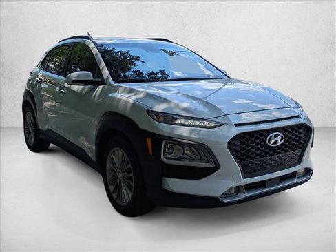 Used 2018 Hyundai Kona SEL w/ SEL Tech Package 02 FWD image 3