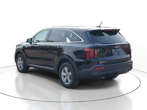 Certified 2023 Kia Sorento LX AWD/4WD image 3