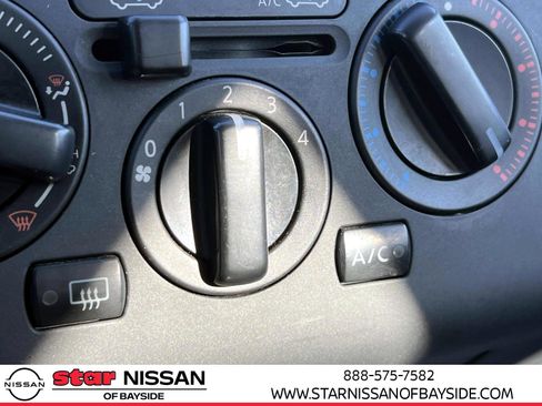 Used 2011 Nissan Versa 1.8 S image 27