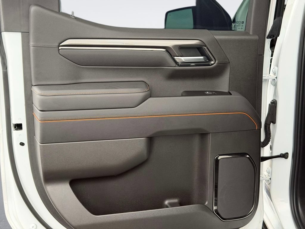 Used 2025 GMC Sierra 1500 AT4 w/ AT4 Premium Package AWD/4WD image 15