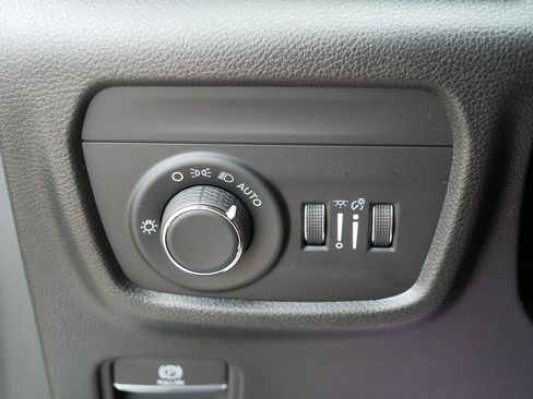 Used 2024 Jeep Grand Cherokee Altitude AWD/4WD image 26
