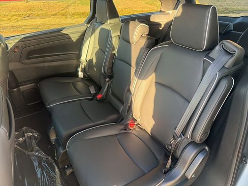 New 2026 Honda Odyssey Touring image 18