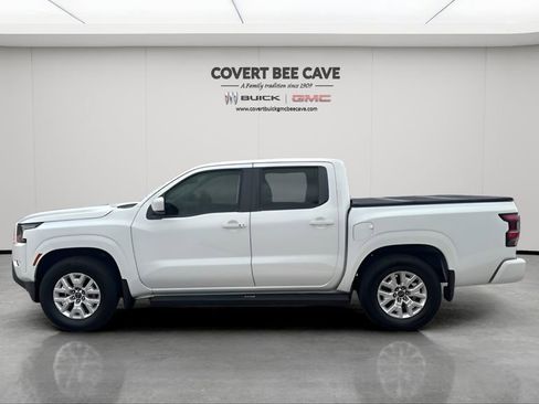 Used 2022 Nissan Frontier SV image 5