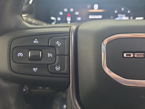 Used 2023 GMC Yukon Denali Ultimate AWD/4WD image 17
