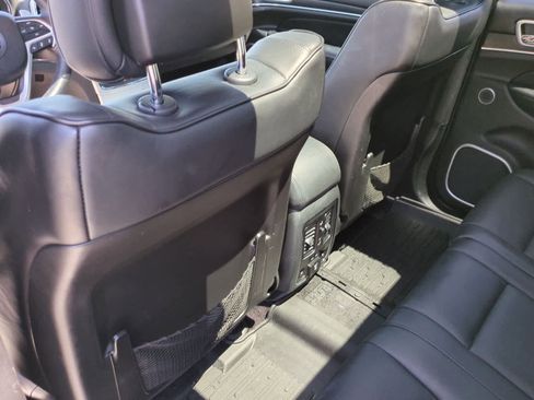 Used 2018 Jeep Grand Cherokee Summit AWD/4WD image 18
