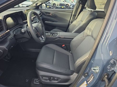 New 2025 Toyota Crown Signia image 17