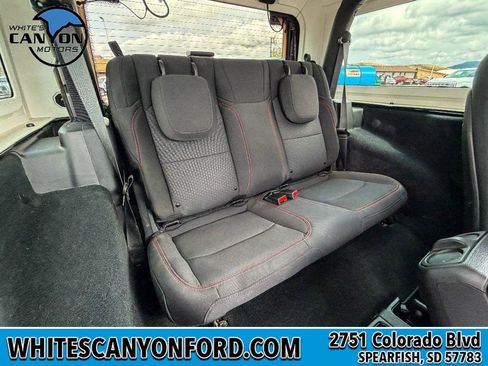 Used 2022 Jeep Wrangler Rubicon w/ LED Lighting Group AWD/4WD image 14