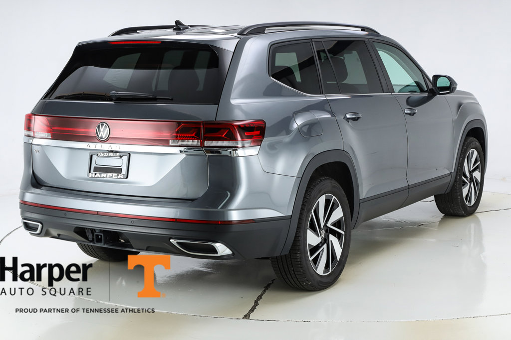 New 2025 Volkswagen Atlas SE w/ Panoramic Sunroof Package FWD image 9