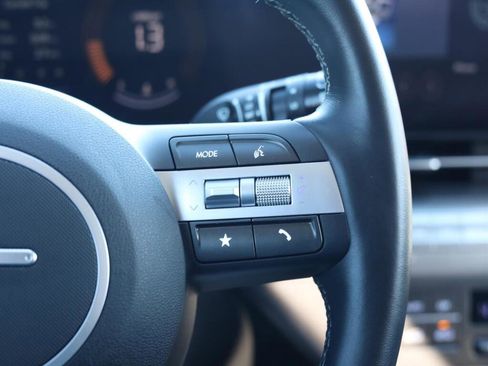 Used 2025 Hyundai Kona SEL image 14