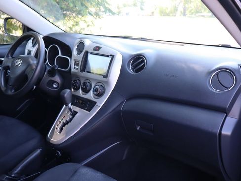 Used 2009 Toyota Matrix FWD image 17