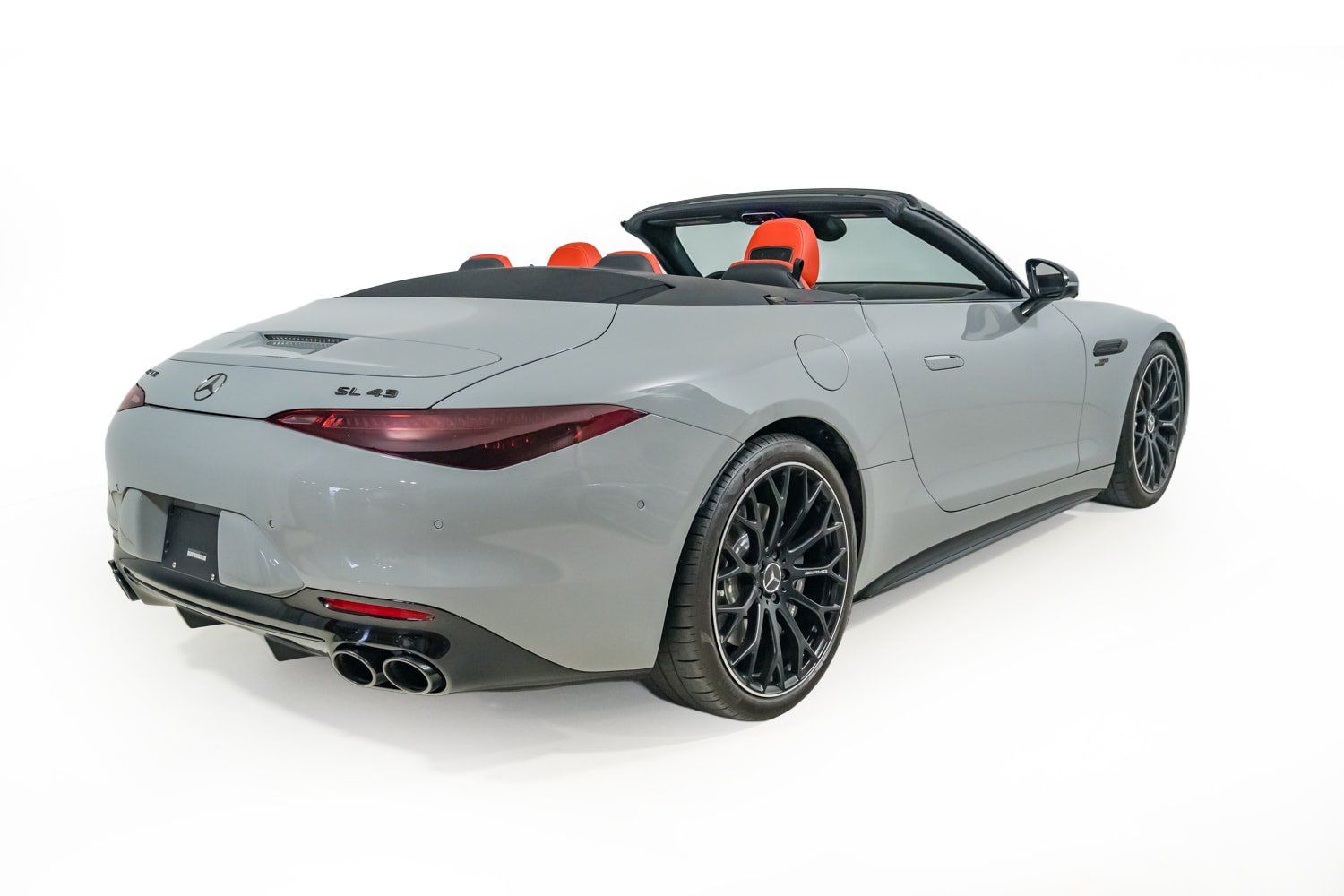 Used 2025 Mercedes-Benz SL 43 AMG w/ Driver Assistance Package image 19