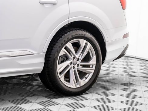 Used 2020 Audi Q7 3.0T Premium Plus image 32