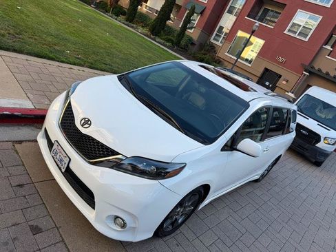 Used 2015 Toyota Sienna SE Premium FWD image 35