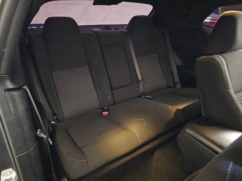 Used 2021 Dodge Challenger SXT image 34