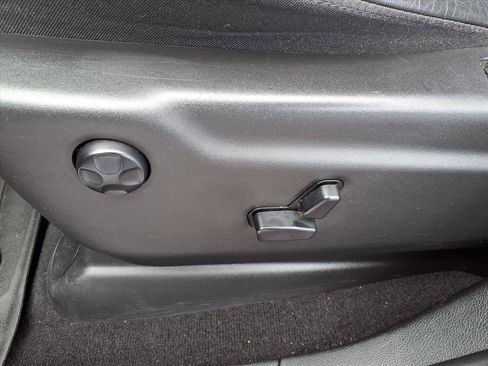 Used 2021 Jeep Grand Cherokee Laredo X image 5