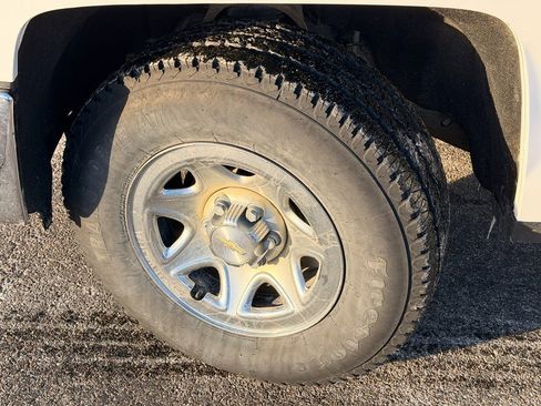 Used 2018 Chevrolet Silverado 1500 LS w/ Trailering Package image 9