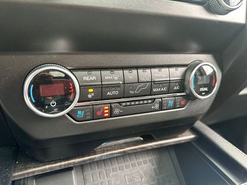 Used 2019 Ford Expedition Limited w/ Equipment Group 302A image 11