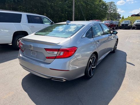 Used 2018 Honda Accord Sport image 5