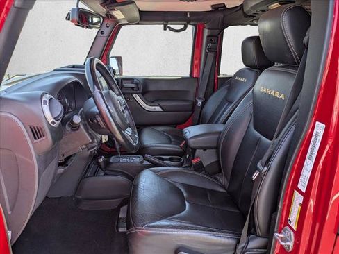 Used 2014 Jeep Wrangler Unlimited Sahara w/ Connectivity Group AWD/4WD image 14