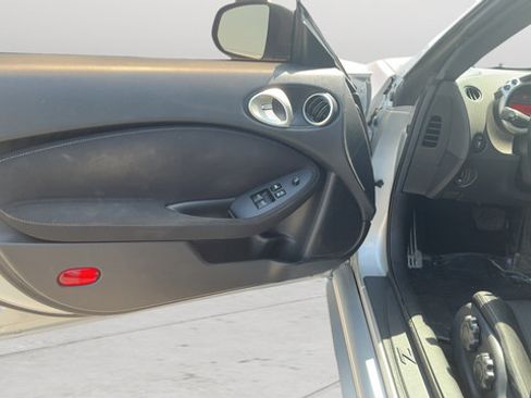 Used 2020 Nissan 370Z Coupe RWD image 16