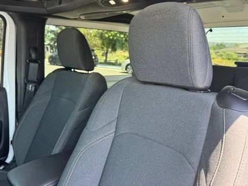 Certified 2025 Jeep Wrangler Sport AWD/4WD image 15