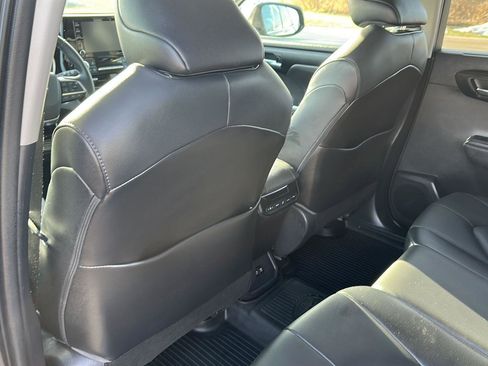 Used 2021 Toyota Highlander XLE image 15