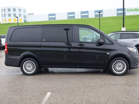Used 2023 Mercedes-Benz Metris Passenger image 3