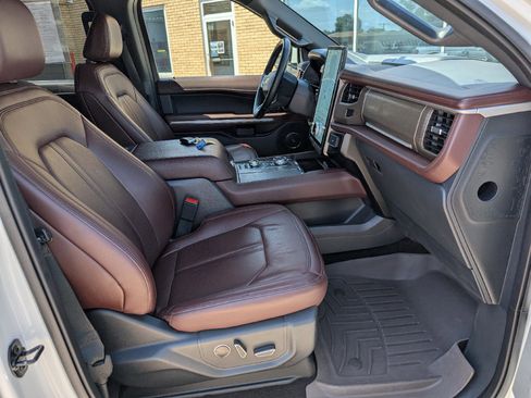 Used 2023 Ford Expedition Max Limited AWD/4WD image 20