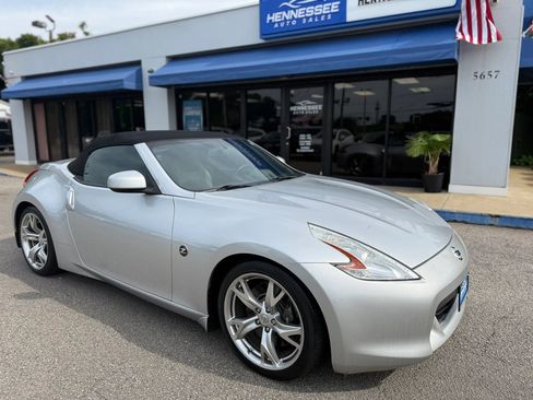 Used 2010 Nissan 370Z Touring w/ Sport Pkg RWD image 56