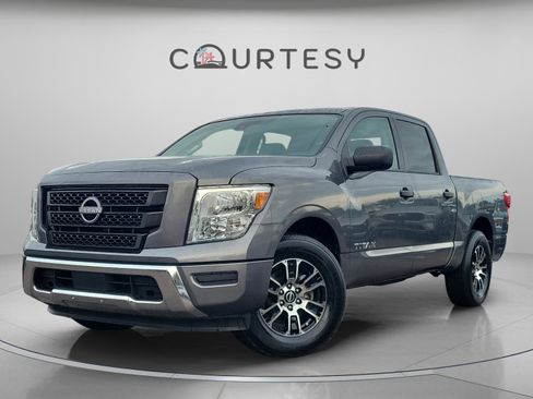 Certified 2023 Nissan Titan SV image 1