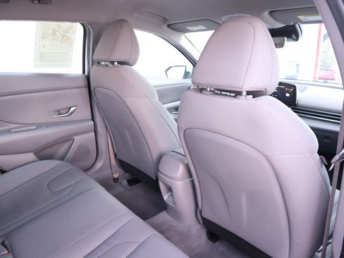 Used 2024 Hyundai Elantra SEL FWD image 45