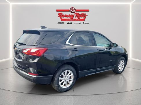 Used 2020 Chevrolet Equinox LT w/ Driver Convenience Package image 5