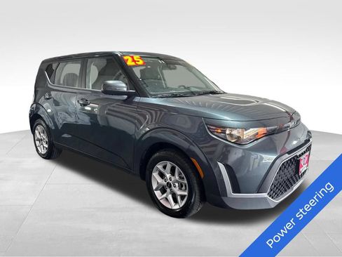Used 2025 Kia Soul LX w/ LX Technology Package FWD image 3