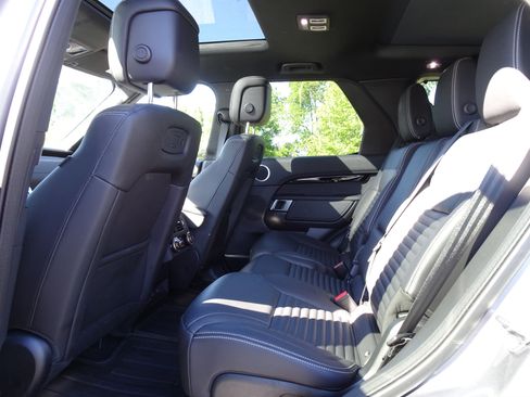 New 2025 Land Rover Discovery S AWD/4WD image 20